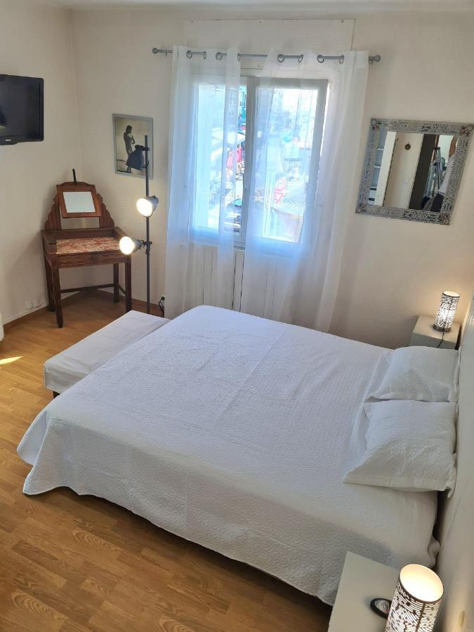 Grand Appartement 109m2 Vue sur quai centre ville,wifi Sète Extérieur photo