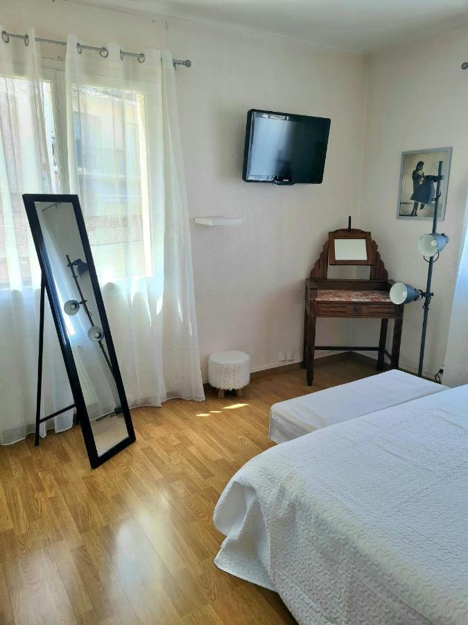 Grand Appartement 109m2 Vue sur quai centre ville,wifi Sète Extérieur photo